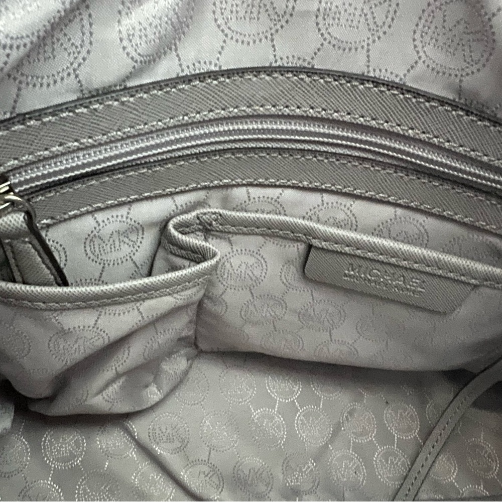 Michael Kors studded Hamilton Tote NEW - Picture 5 of 8